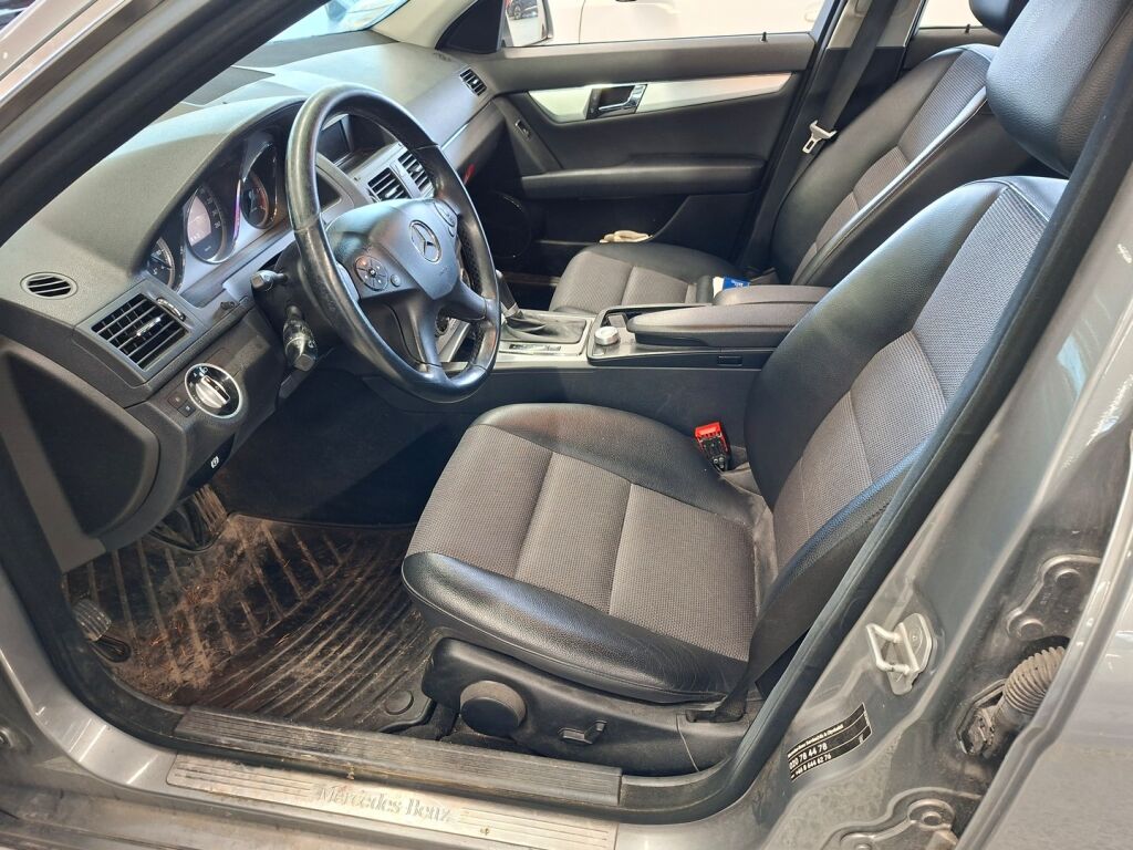 Mercedes-Benz C 2010 Harmaa