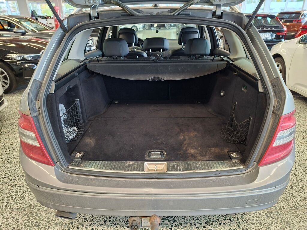 Mercedes-Benz C 2010 Harmaa