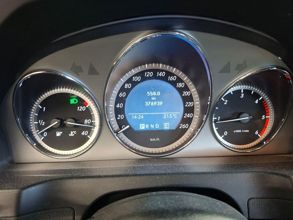 Mercedes-Benz C 2010 Harmaa