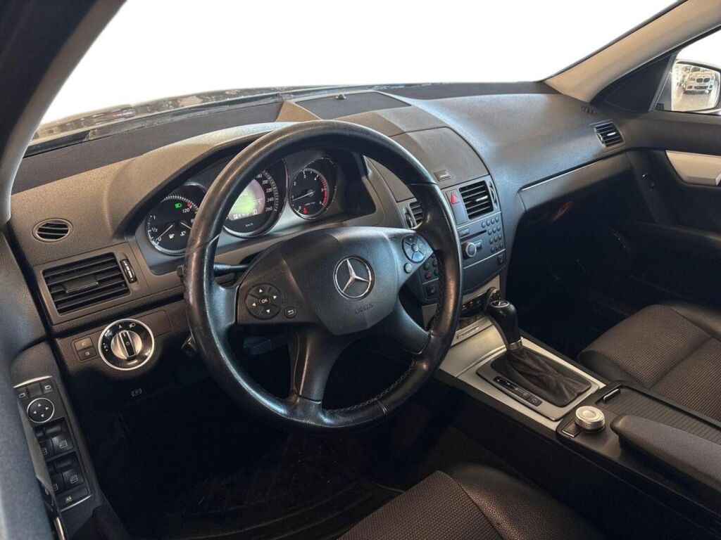 Mercedes-Benz C 2010 Harmaa