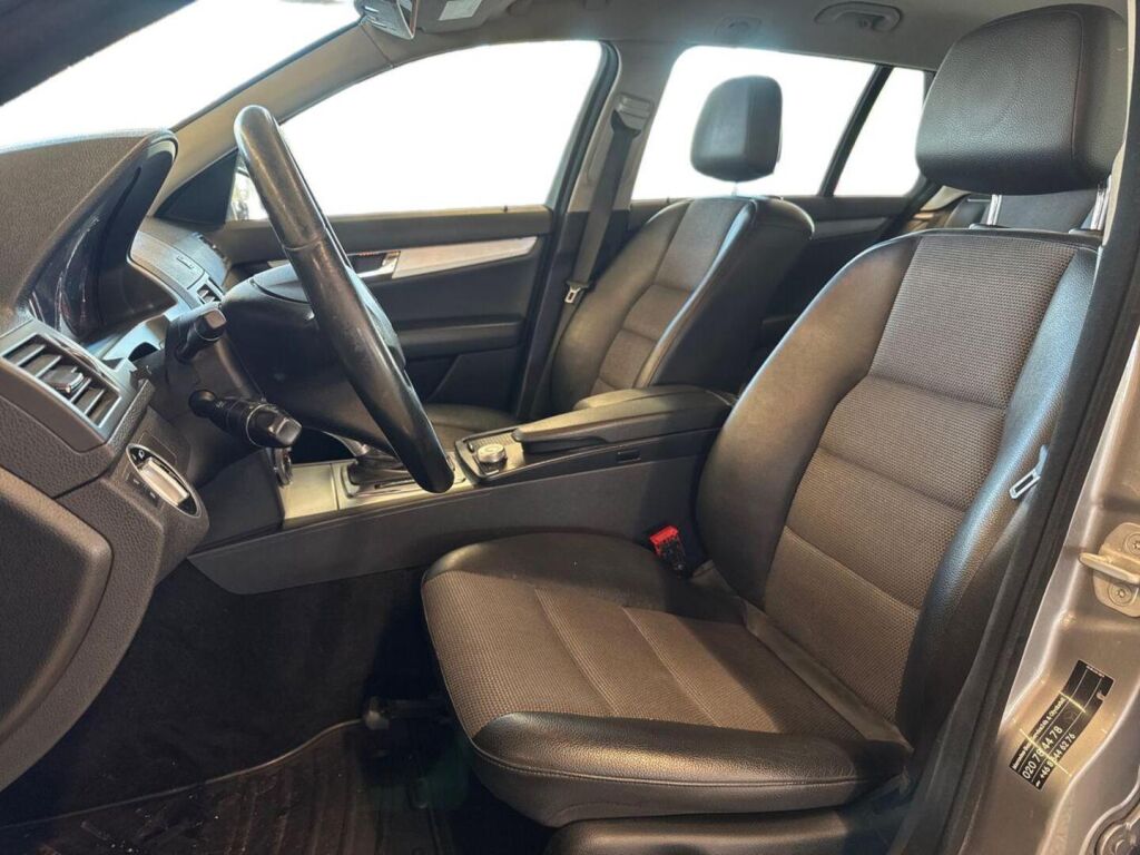 Mercedes-Benz C 2010 Harmaa