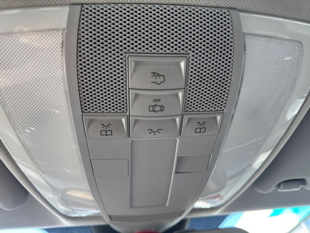 Mercedes-Benz C 2010 Harmaa