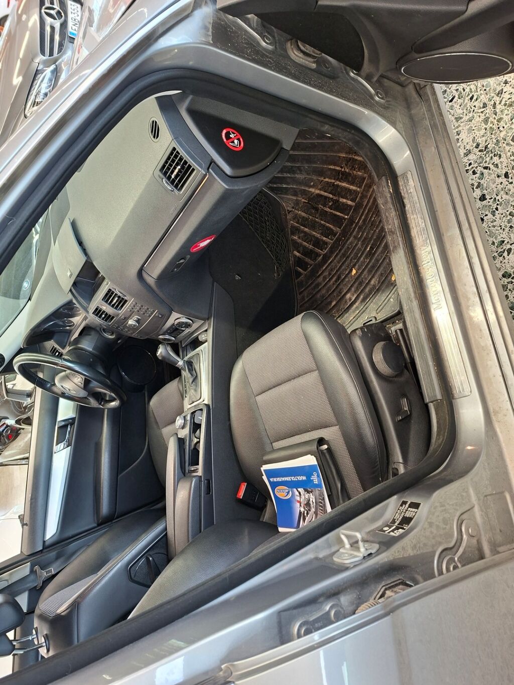 Mercedes-Benz C 2010 Harmaa
