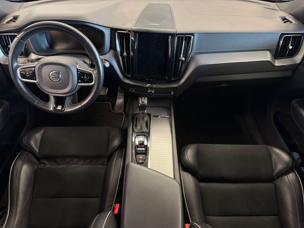 Volvo XC60 2019 Sininen