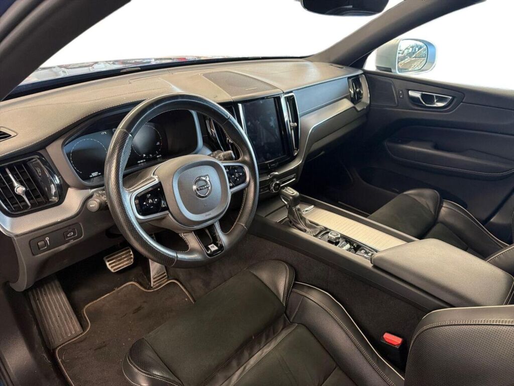 Volvo XC60 2019 Sininen