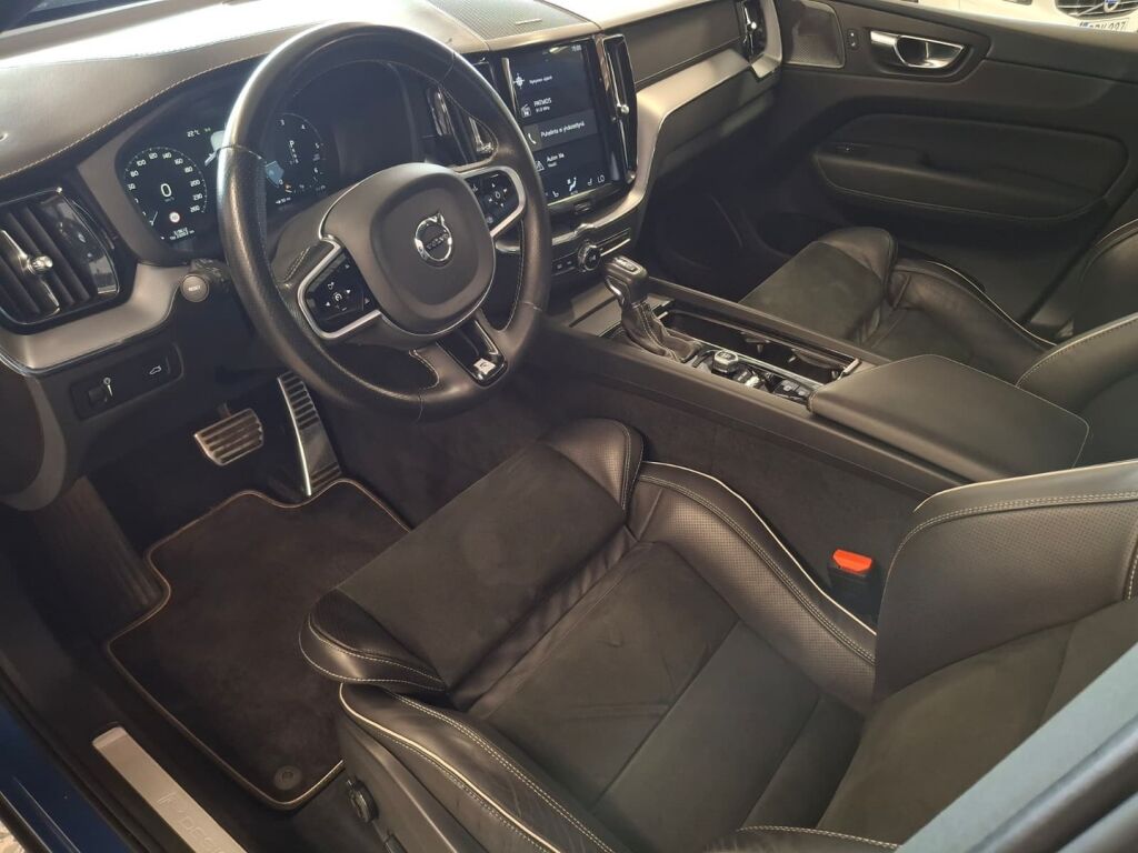 Volvo XC60 2019 Sininen