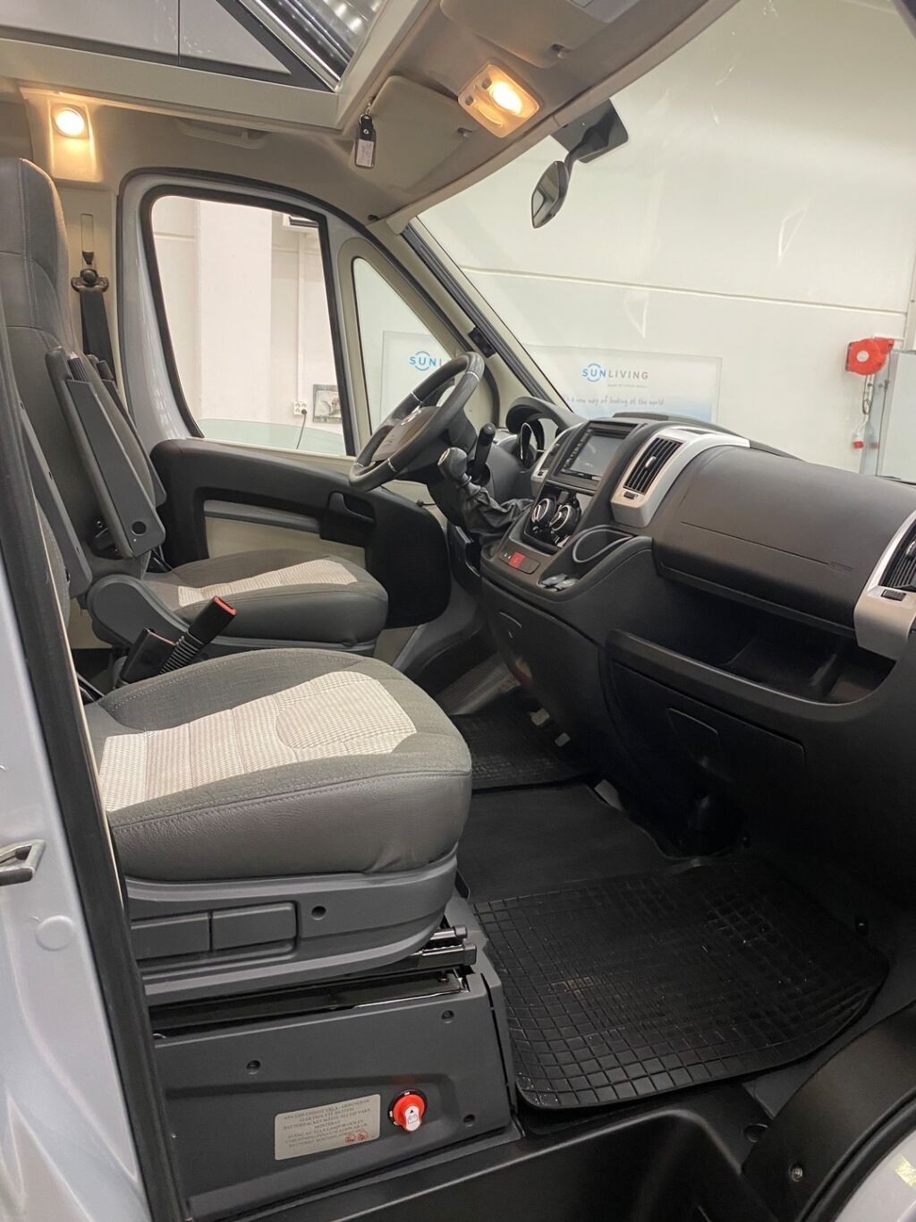 Adria Twin Supreme 640 SLB 2019 Harmaa