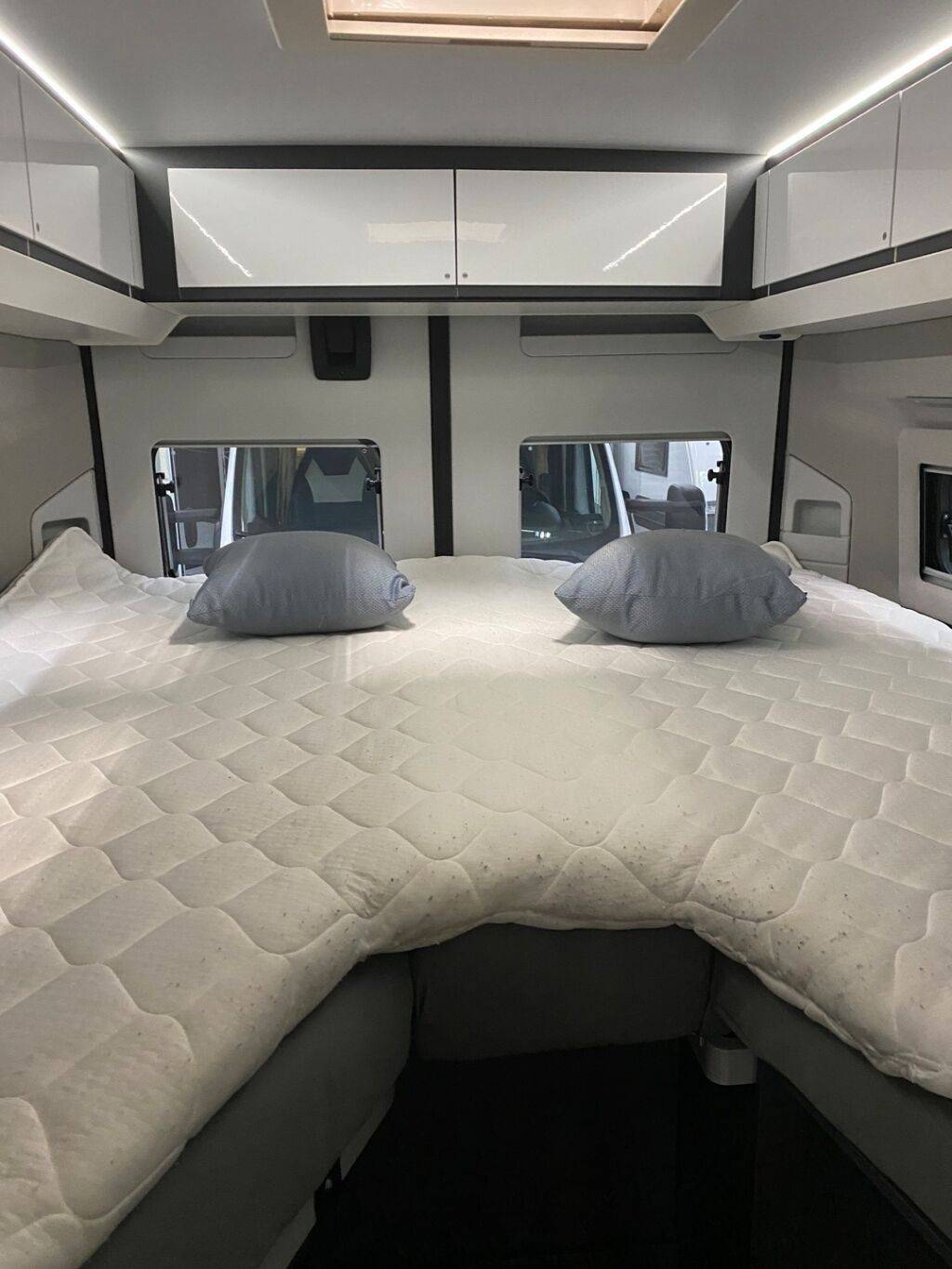 Adria Twin Supreme 640 SLB 2019 Harmaa