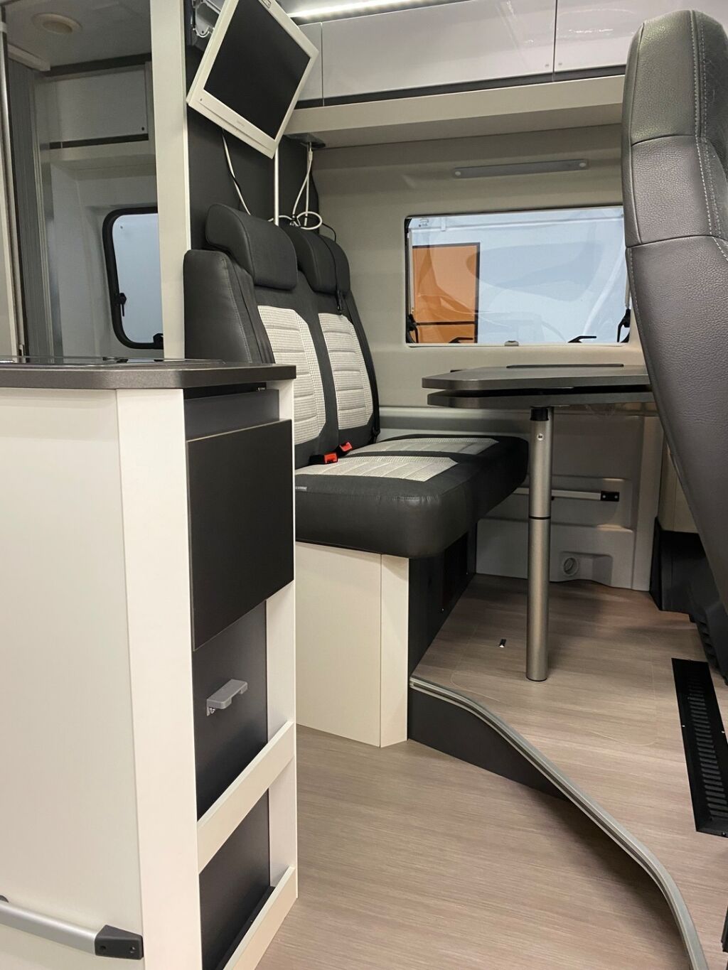 Adria Twin Supreme 640 SLB 2019 Harmaa