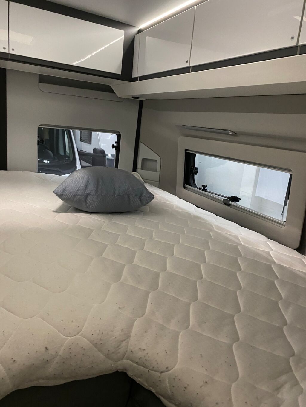 Adria Twin Supreme 640 SLB 2019 Harmaa