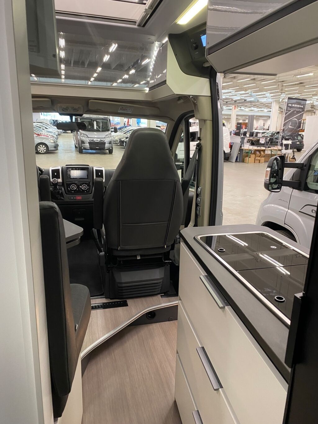 Adria Twin Supreme 640 SLB 2019 Harmaa