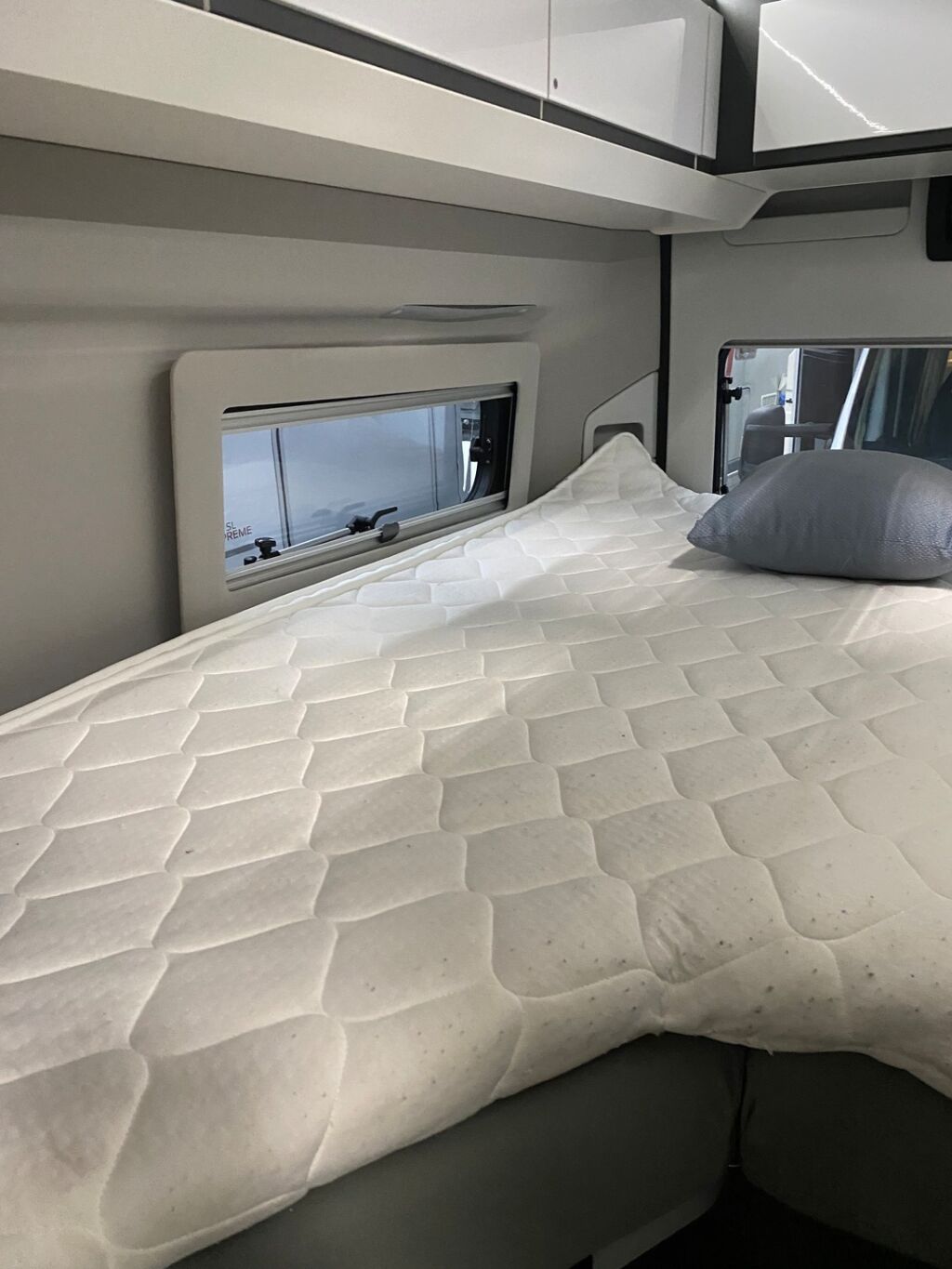 Adria Twin Supreme 640 SLB 2019 Harmaa