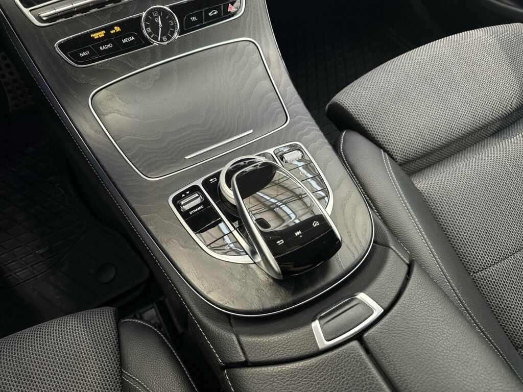 Mercedes-Benz E 2019 Valkoinen