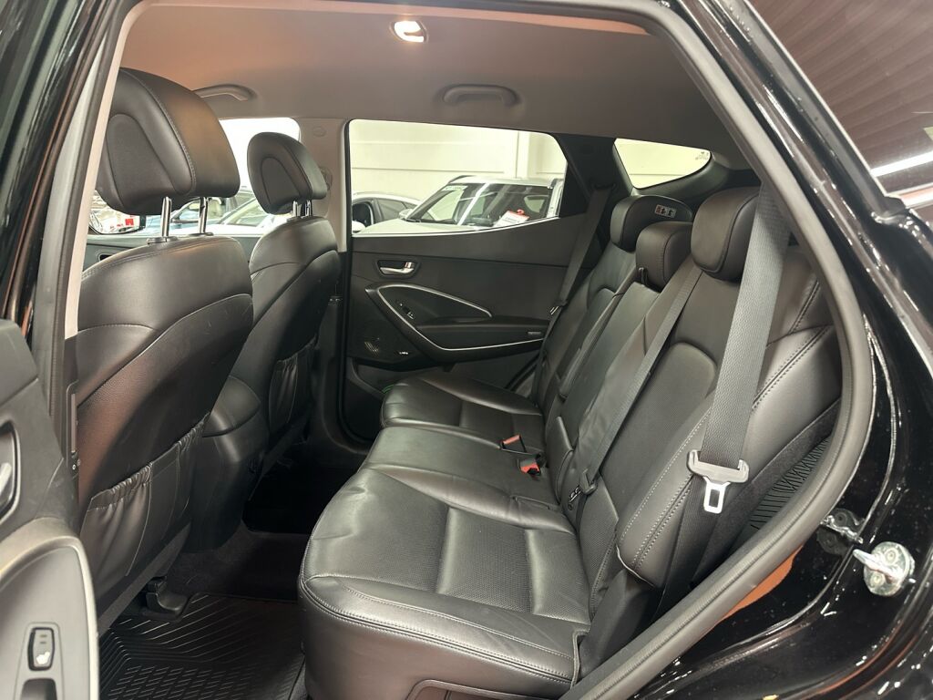 Hyundai Santa Fe 2016 Musta