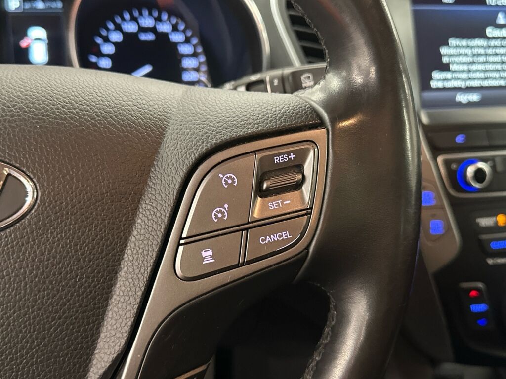 Hyundai Santa Fe 2016 Musta