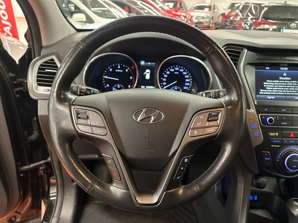 Hyundai Santa Fe 2016 Musta