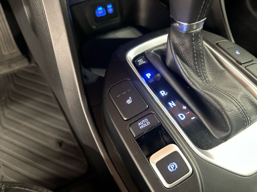 Hyundai Santa Fe 2016 Musta