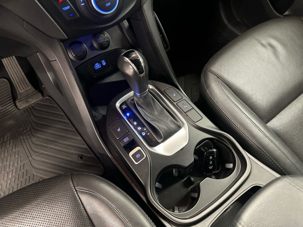 Hyundai Santa Fe 2016 Musta