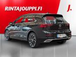 Volkswagen Golf 2022 Musta
