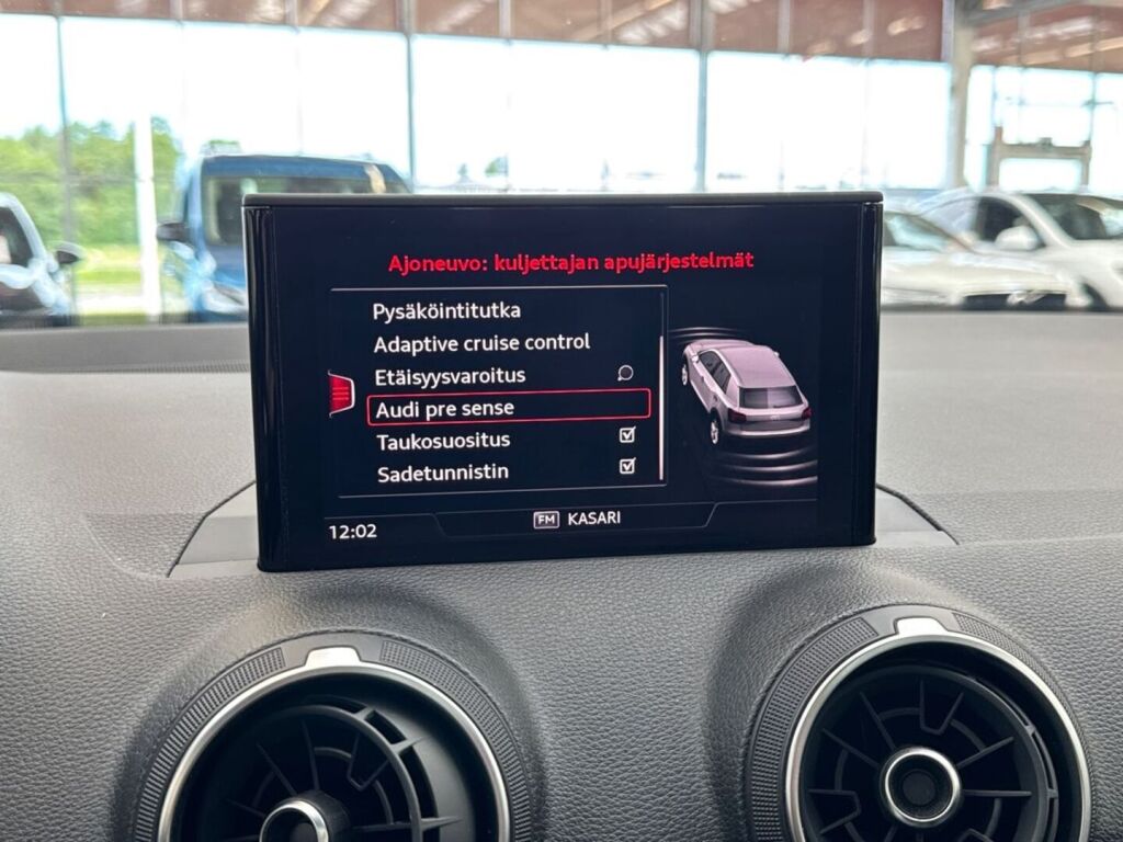 Audi Q2 2019 Musta