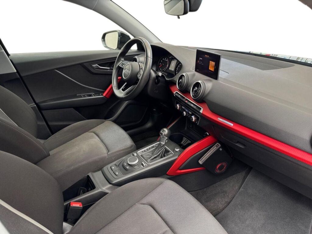 Audi Q2 2019 Musta