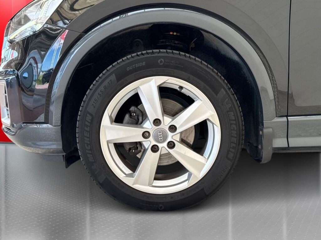 Audi Q2 2019 Musta