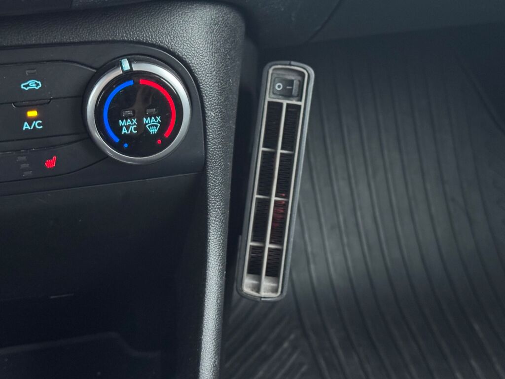 Ford Fiesta Van 2019 Valkoinen