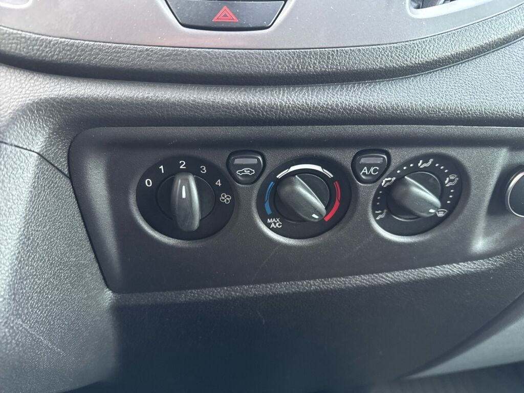 Ford Transit 2019 Valkoinen