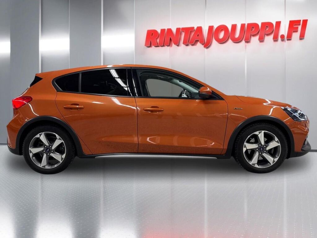 Ford Focus 2019 Metallinhohto Oranssi (Orange Glow)
