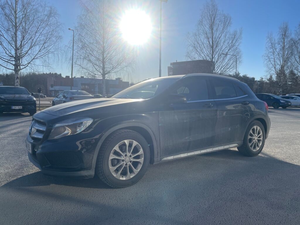 Mercedes-Benz GLA 2014 Musta