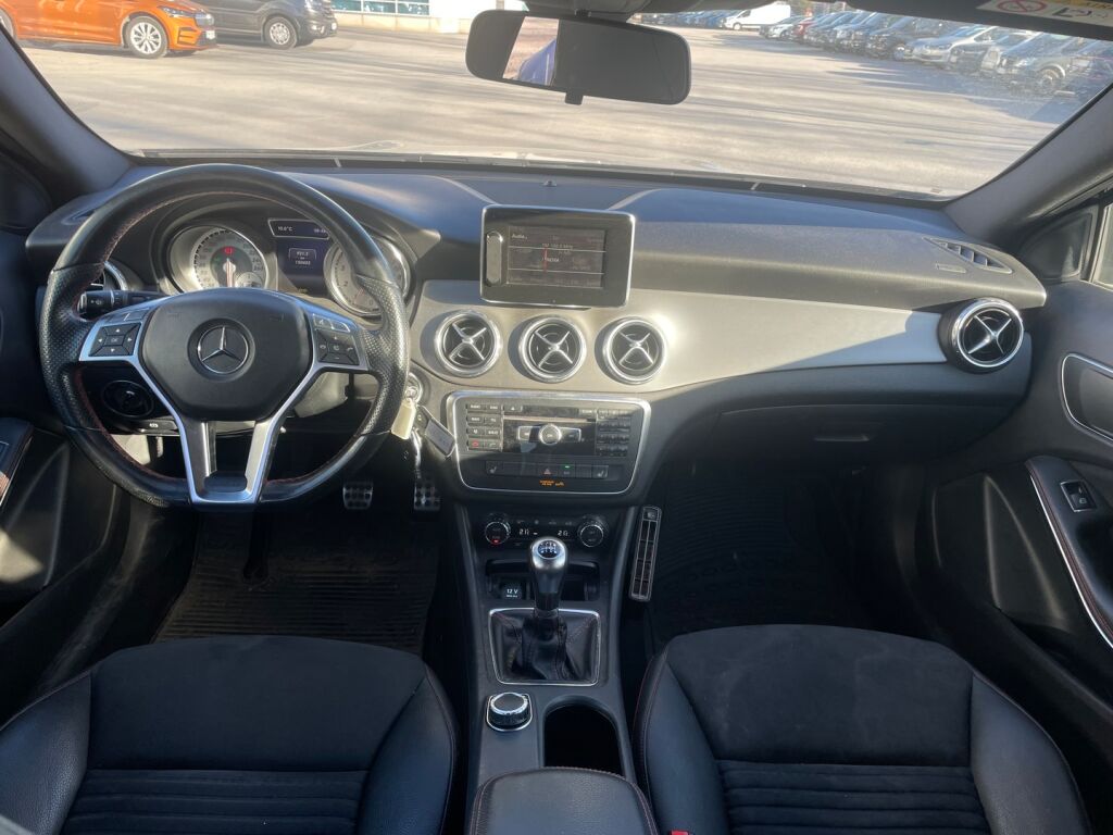 Mercedes-Benz GLA 2014 Musta