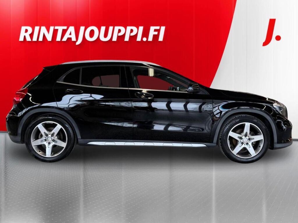 Mercedes-Benz GLA 2014 Musta