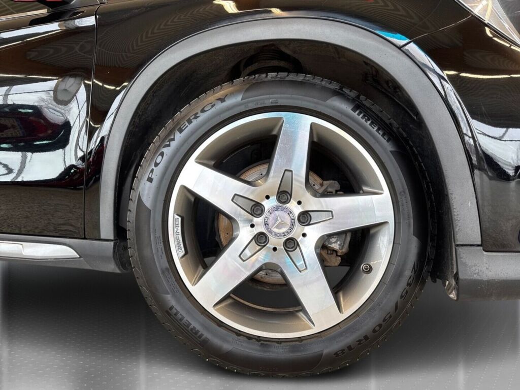 Mercedes-Benz GLA 2014 Musta