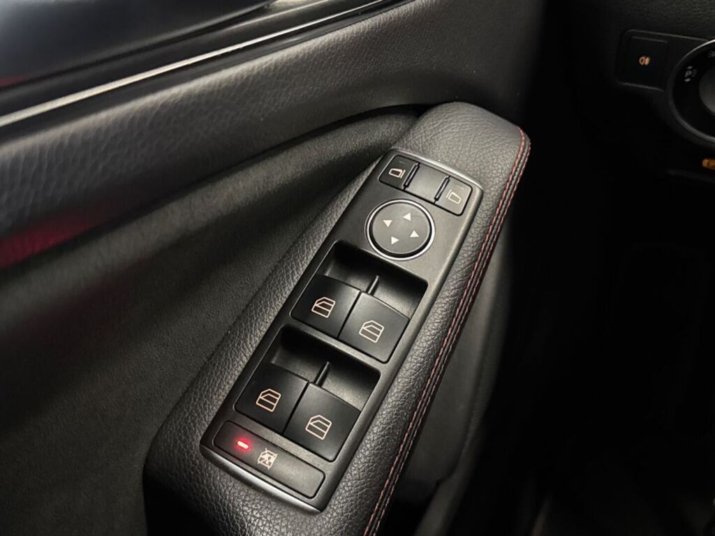 Mercedes-Benz A 45 AMG 2016 Valkoinen