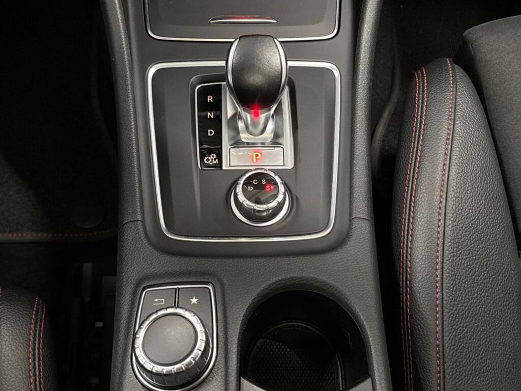 Mercedes-Benz A 45 AMG 2016 Valkoinen