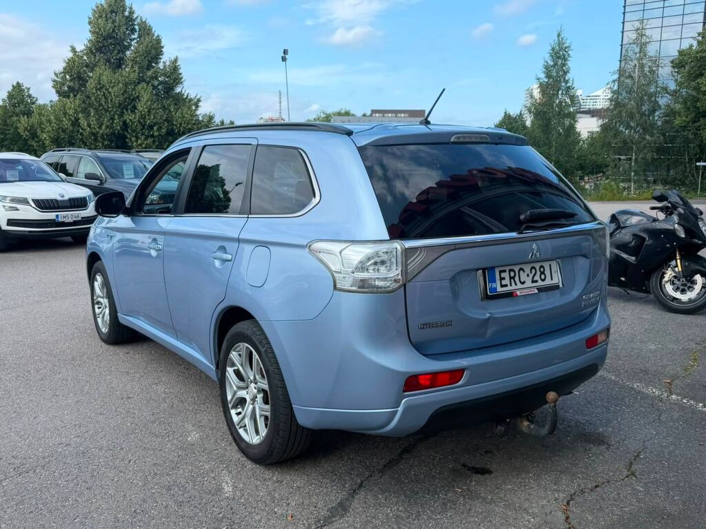 Mitsubishi Outlander PHEV 2014 Sininen