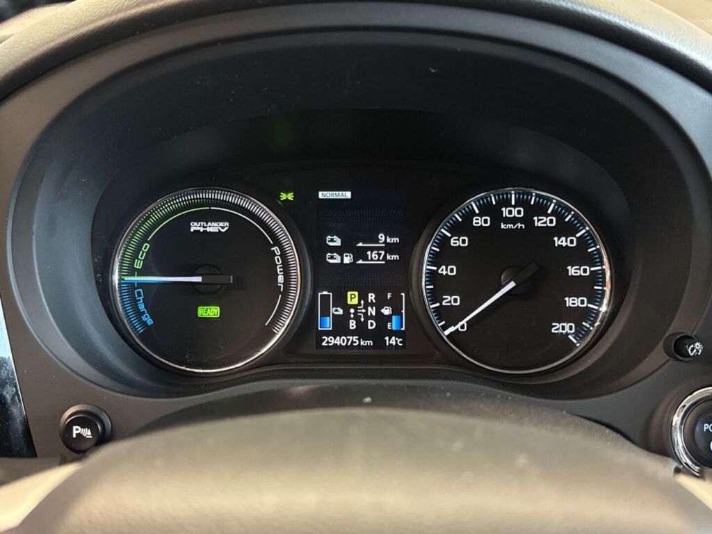 Mitsubishi Outlander PHEV 2014 Sininen