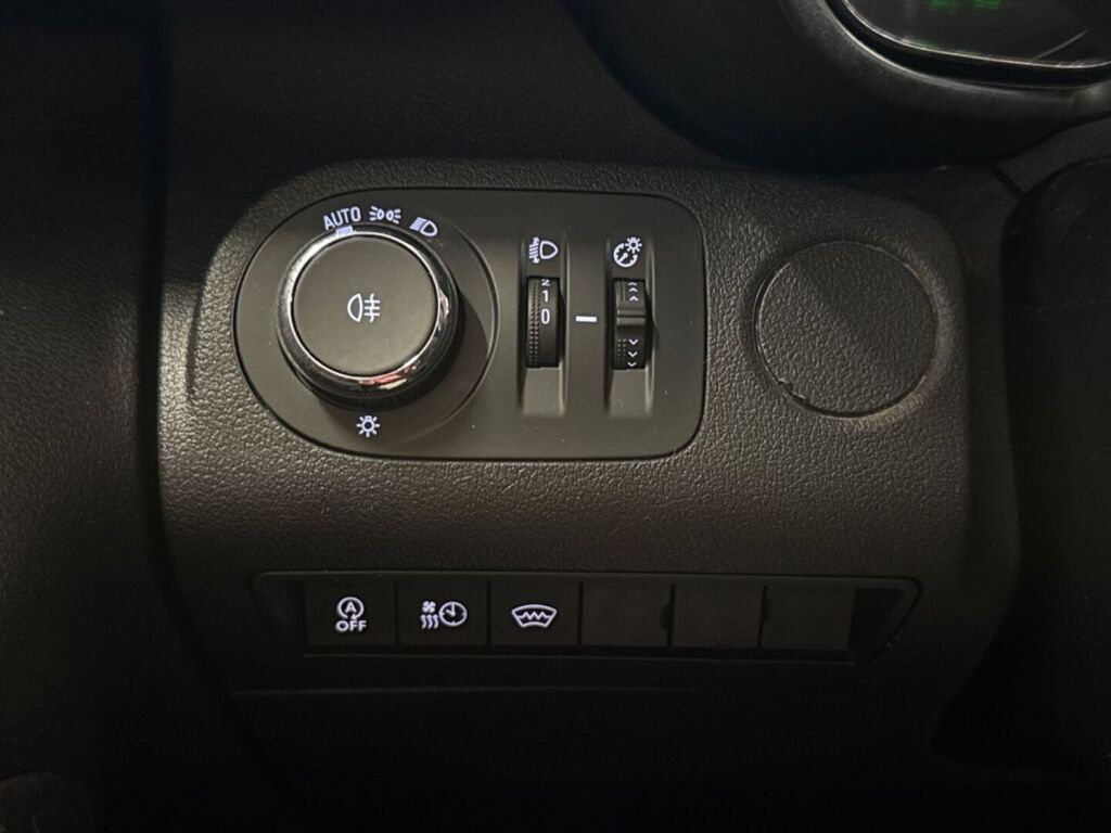 Opel Combo 2019 Valkoinen