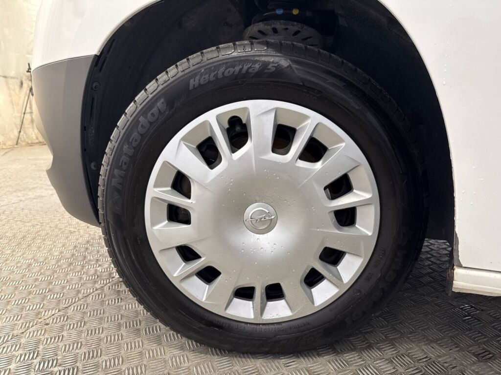 Opel Combo 2019 Valkoinen
