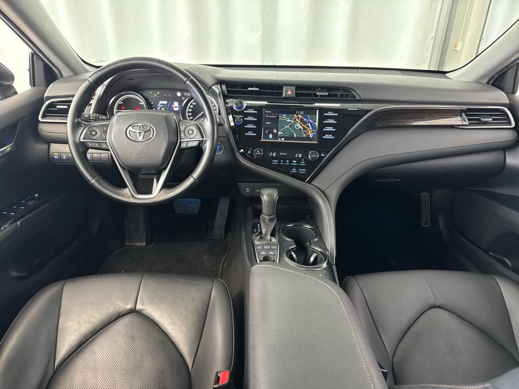 Toyota Camry 2019 Ruskea (beige)