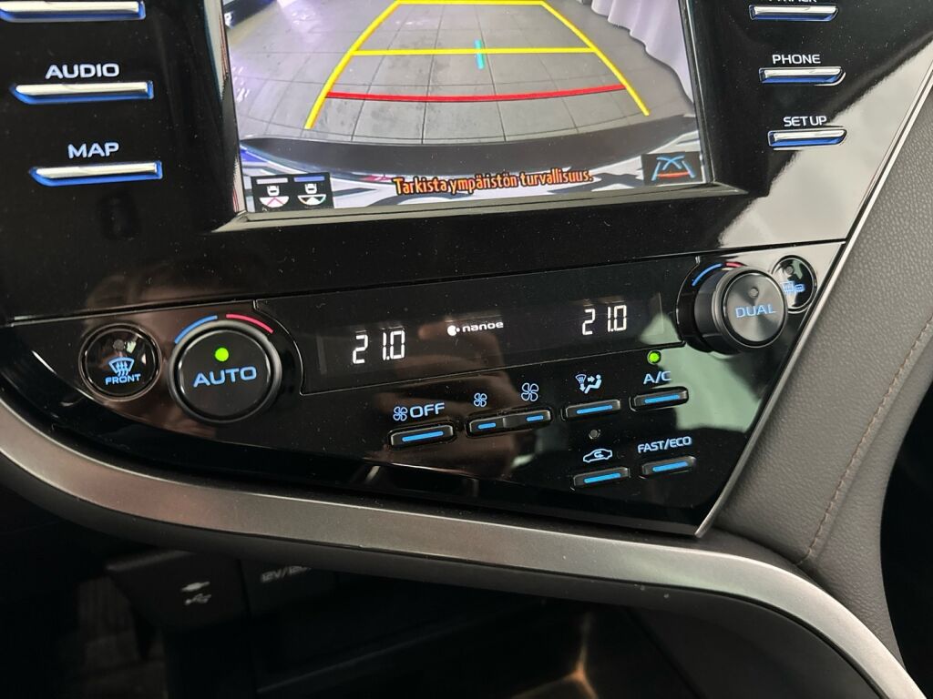 Toyota Camry 2019 Ruskea (beige)