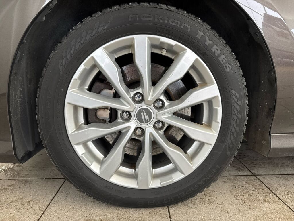 Toyota Camry 2019 Ruskea (beige)