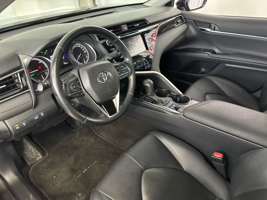 Toyota Camry 2019 Ruskea (beige)