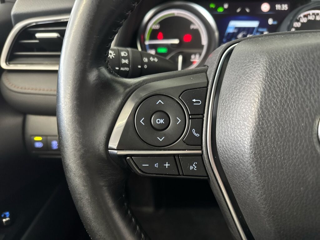 Toyota Camry 2019 Ruskea (beige)