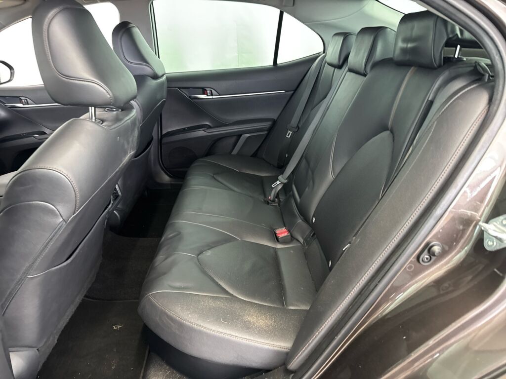 Toyota Camry 2019 Ruskea (beige)