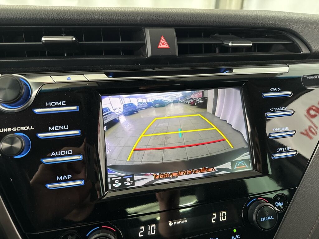 Toyota Camry 2019 Ruskea (beige)