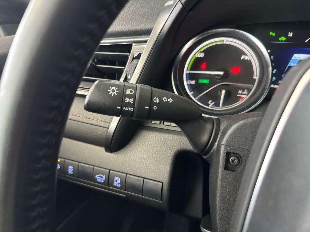 Toyota Camry 2019 Ruskea (beige)