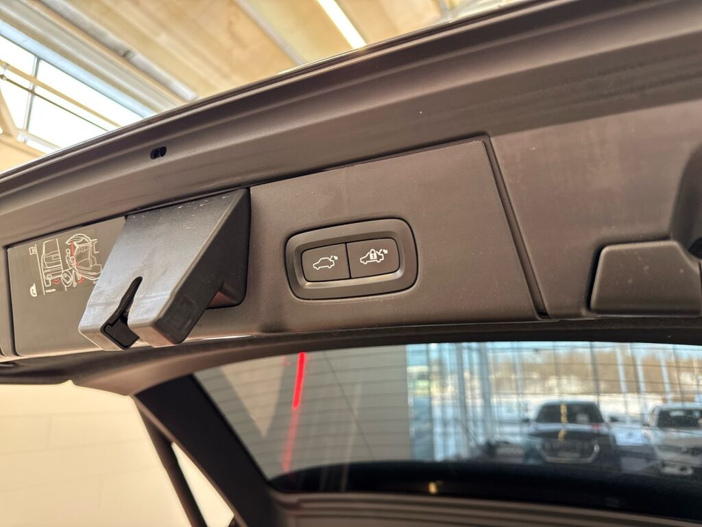 Volvo V90 2019 Harmaa