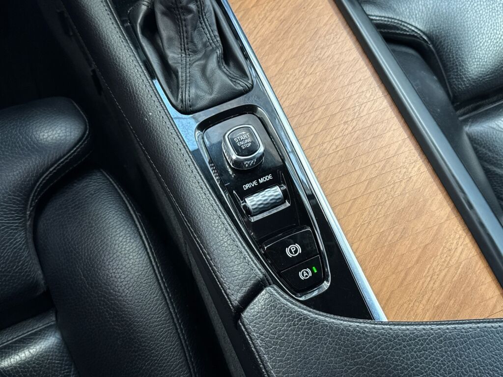 Volvo V90 2019 Harmaa