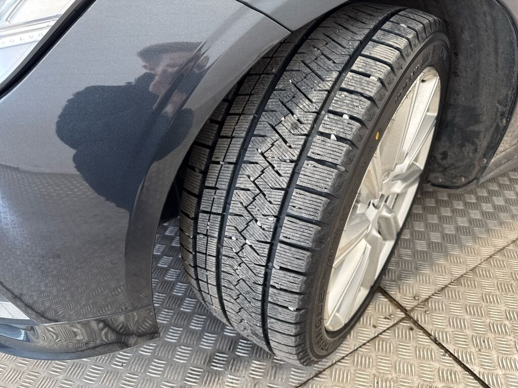 Volvo V90 2019 Harmaa